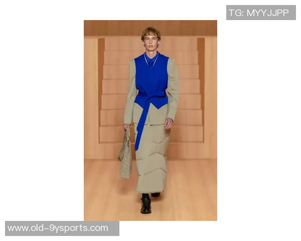 街头时尚新风潮足球服搭配展现个性与活力 街头时尚新风潮足球服搭配展现个性与活力